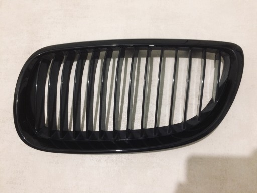 Zdjęcie oferty: Narka grill prawy prawa BMW M3 w92 e93 idealna