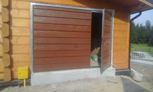 Zdjęcie oferty: Brama garażowa do muru uchylna i dwuskrzydłowa