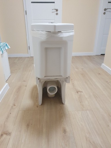 Zdjęcie oferty: Toaleta ze  spłuczką narożnikową