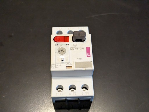 Zdjęcie oferty: Wyłącznik silnikowy 3P 0,75kW 1,6-2,5A MS18 - 2,5