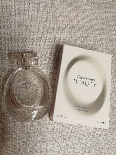 Zdjęcie oferty: Flakon na perfumy Calvin Klein Beauty 50ml orygin