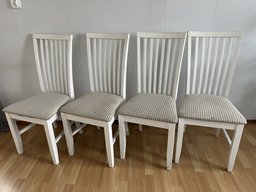 Zdjęcie oferty: Komplet białych krzeseł tapicerowanych, 4szt.
