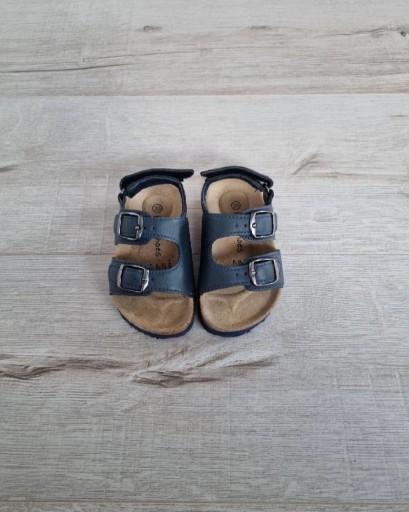 Zdjęcie oferty: Sandałki Bobbi Shoes rozmiar 20