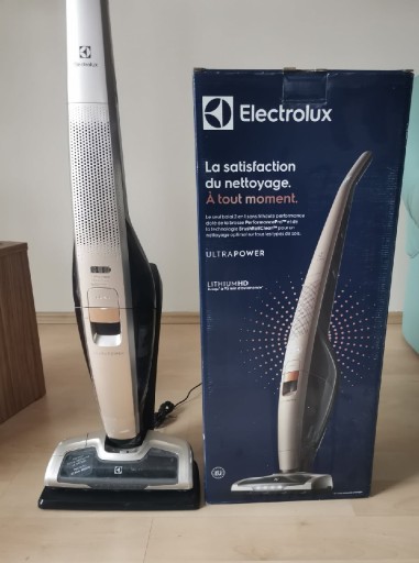 Zdjęcie oferty: Odkurzacz pionowy akumulatorowy Electrolux