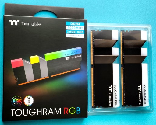 Zdjęcie oferty: Pamięć DDR4 Thermaltake ToughRAM RGB 16GB 2x8GB 4000MHz CL19 XMP2 DIMM