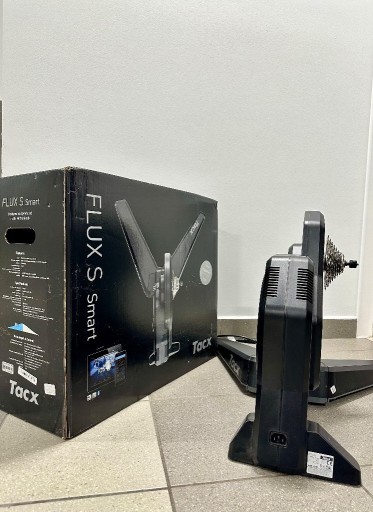 Zdjęcie oferty: Trenażer rowerowy Tacx Flux S
