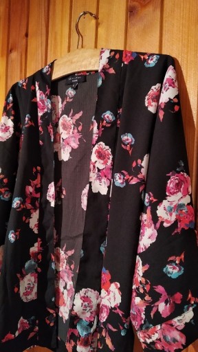 Zdjęcie oferty: Kimono w kwiaty M 38 narzutka