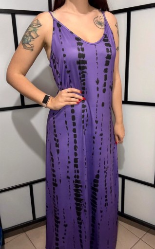 Zdjęcie oferty: Długa fioletowa sukienka na cienkich ramiączkach
