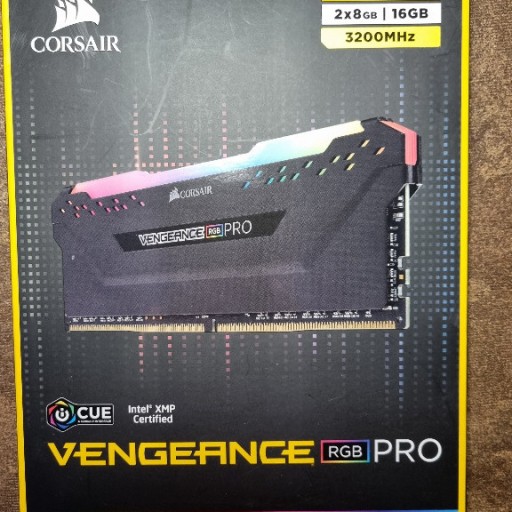 Zdjęcie oferty: Pamięć RAM Corsair Vengance Pro 2x8Gb DDR4 