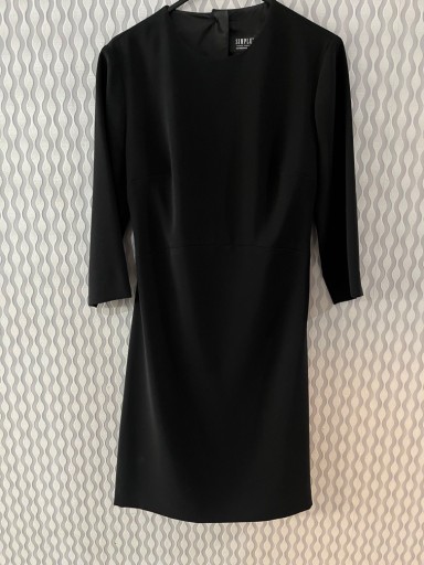 Zdjęcie oferty: Sukienka damska czarna SIMPLE rozmiar 34