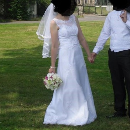 Zdjęcie oferty: suknia ślubna z welonem r. 36 biała sukienka