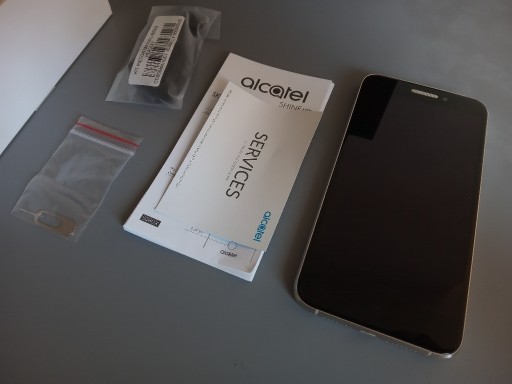 Zdjęcie oferty: Alcatel Shine Lite (czarny)