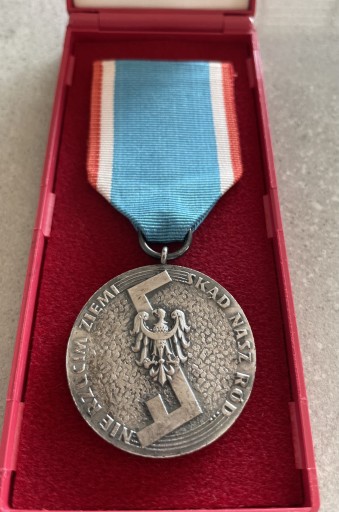 Zdjęcie oferty: Medal Rodła PRL w pudełku