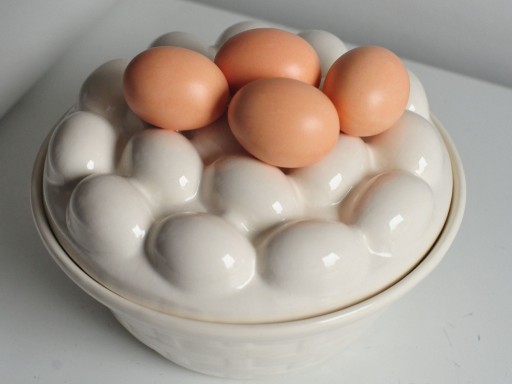 Zdjęcie oferty: Duży pojemnik ceramiczny na jaja vintage