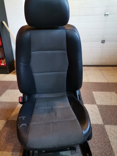 Zdjęcie oferty: Fotel kierowcy Mercedes W203 lift 2006r Avantgarde