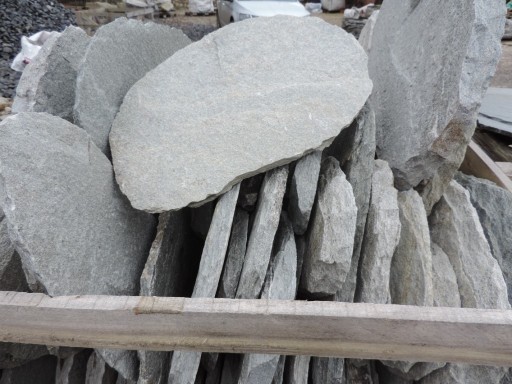 Zdjęcie oferty: Kamień ścieżkowy stopy na ścieżkę Oświęcim