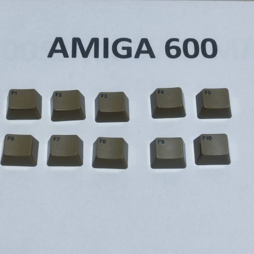 Zdjęcie oferty: Amiga 600 - Klawisze na okrągły młoteczek szare