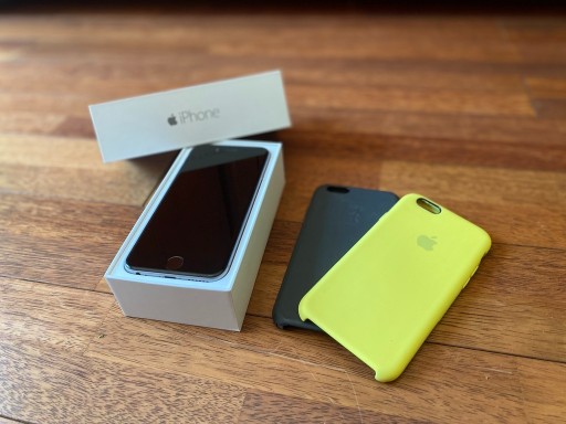 Zdjęcie oferty: iPhone 6 16 GB z ładowarką. GRATIS!!! 2 case APPLE
