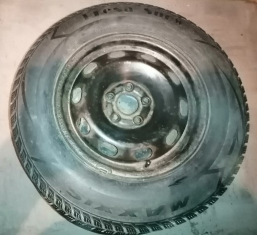 Zdjęcie oferty: opony zimowe felgi stalowe 175/80 R14 5x100