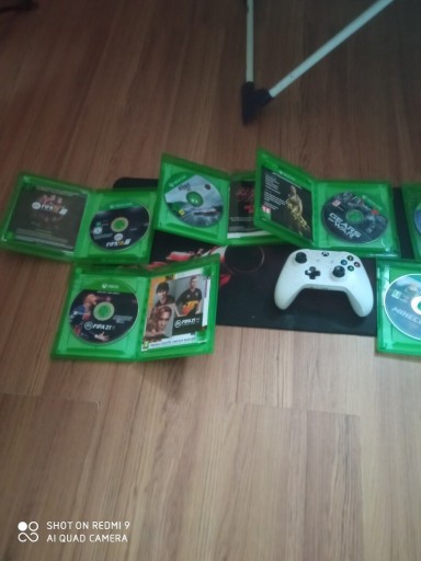 Zdjęcie oferty: Gry naa Xbox one z padem 