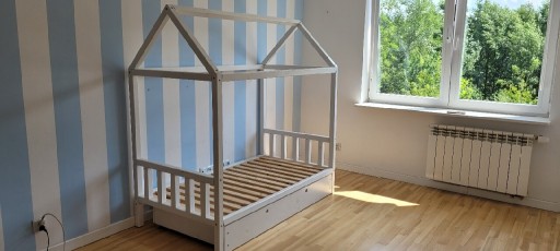 Zdjęcie oferty: Łóżko drewniane domek 