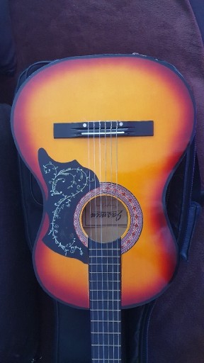 Zdjęcie oferty: Gitara dla dziecka 10-12 lat z pokrowcem
