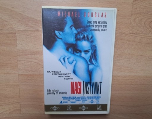 Zdjęcie oferty: NAGI INSTYNKT (1992) Stone, Douglas - VHS PL