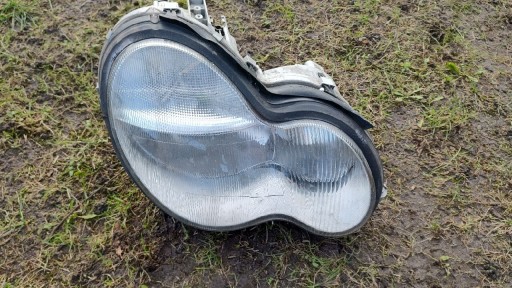 Zdjęcie oferty: Komplet reflektorów Mercedes w203