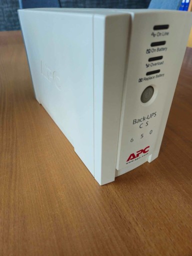 Zdjęcie oferty: Zasilacz APC Back-UPS CS 650 - uszkodzony