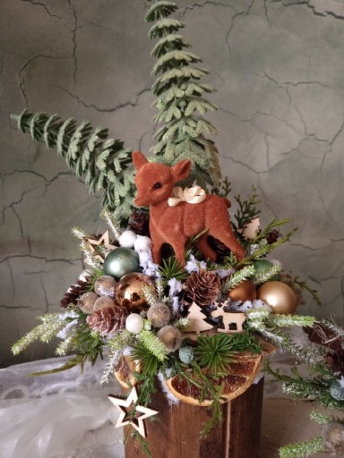 Zdjęcie oferty: Kompozycja świąteczna sarna drewniany klocek 