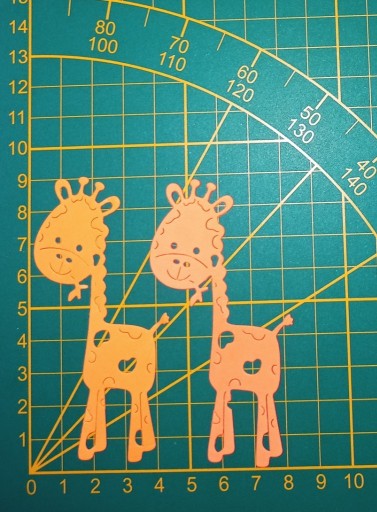 Zdjęcie oferty: Papierowe scrapki - żyrafa 2 szt.
