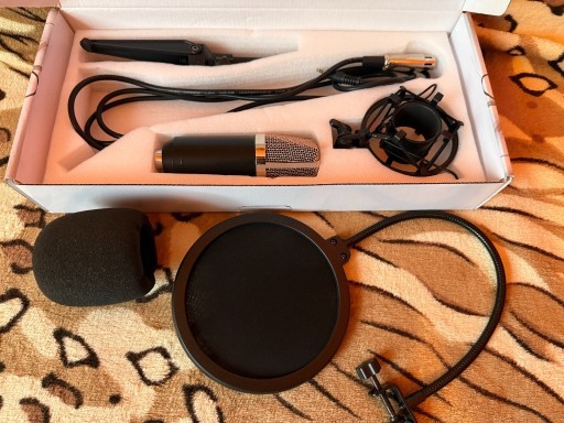 Zdjęcie oferty: Mikrofon Hykker studyjny + statyw 