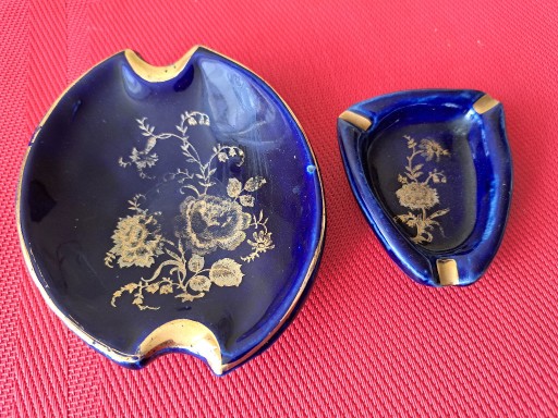 Zdjęcie oferty: Stare kobaltowe ceramiczne popielniczki PRL