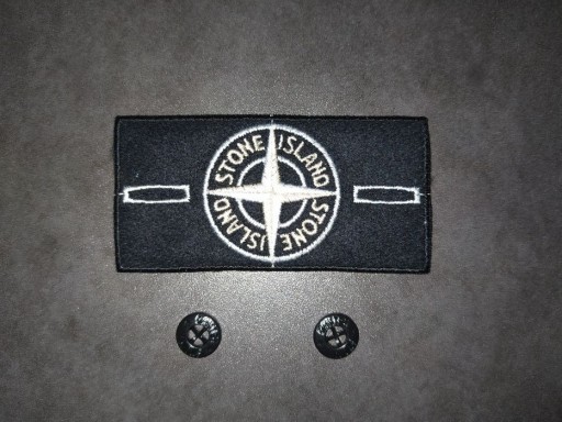 Zdjęcie oferty: Patka stone island biało czarna z guzikami (odznak