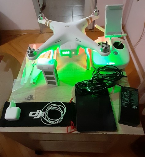 Zdjęcie oferty: Bogaty zestaw Dji Phantom 3 advanced dron