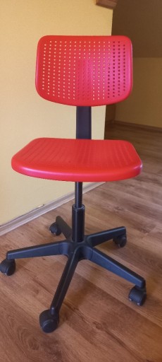 Zdjęcie oferty: Fotel obrotowy dla dziecka IKEA - 2 sztuki 