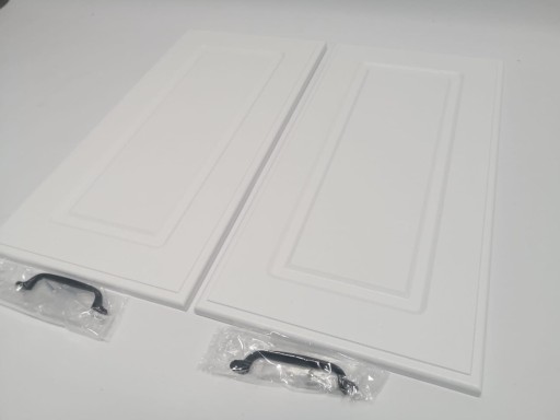 Zdjęcie oferty: Białe fronty do szafek z klamkami Retro front 