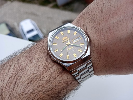 Zdjęcie oferty: Okazyjny zegarek brunatny orient crystal lata 80