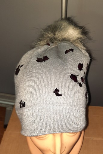 Zdjęcie oferty: Zimowa czapka damska z pomponem