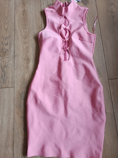 Zdjęcie oferty: Różowa ołówkowa sukienka 