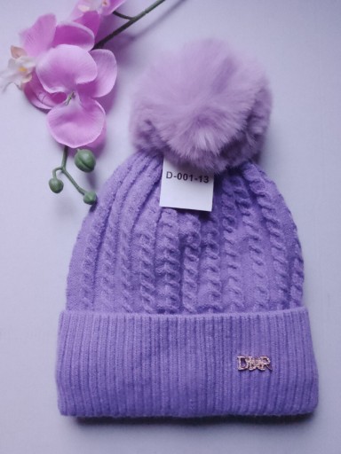 Zdjęcie oferty: Czapka damska z pomponem 