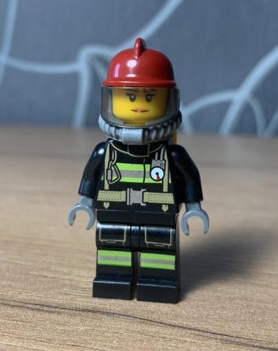 Zdjęcie oferty: Figurka LEGO CITY - cty0525 - Pani Strażak
