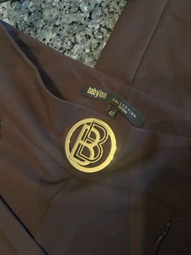Zdjęcie oferty: Spodnie czekoladowe Babylon r.42