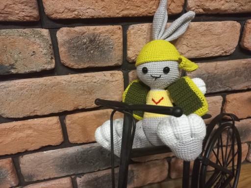 Zdjęcie oferty: Szalony zając, amigurumi, ręcznie robiony