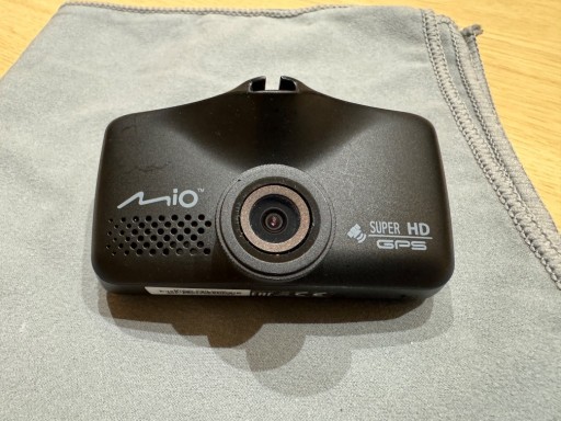 Zdjęcie oferty: Kamerka samochodowa video rejestrator   MiVue 698 