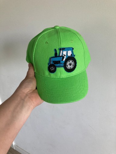 Zdjęcie oferty: Czapka z daszkiem z traktorem dziecięca 46-54 cm 