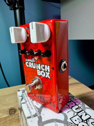 MI AUDIO　CRUNCH BOX Mi Audio Super Crunch Box v2 - Pedal on ModularGrid
