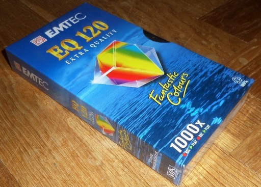 Zdjęcie oferty: VHS kaseta video EMTEC EQ 120 nowa FOLIA 90s