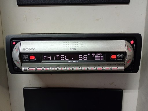 Zdjęcie oferty: SONY CDX-R3300 CD MP3 Radio samochodowe czysty mocny dźwięk bass rzadki mod