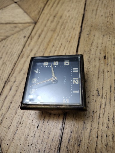 Zdjęcie oferty: Vintage budzik zegarek Florn brąz